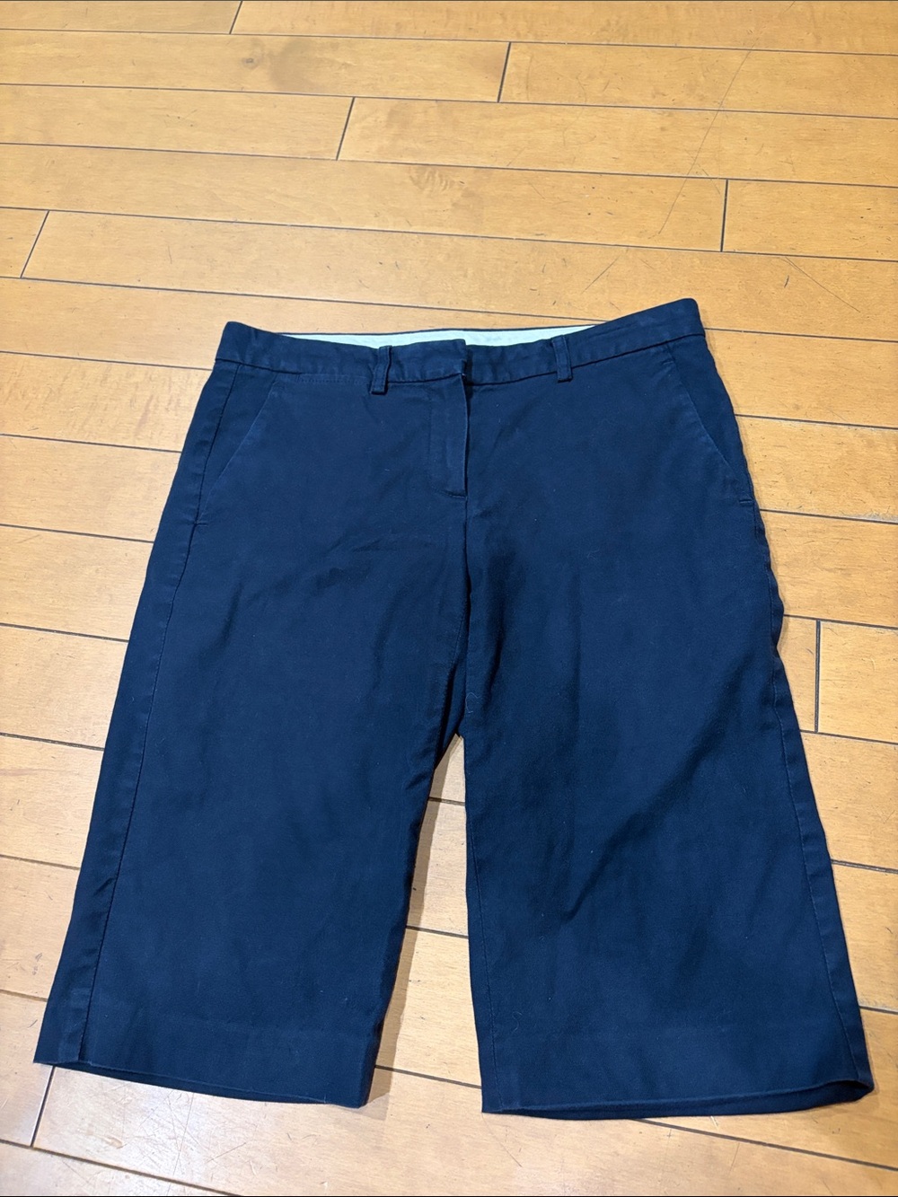 Theory size 2 Women’s  black Fitted Long Shorts